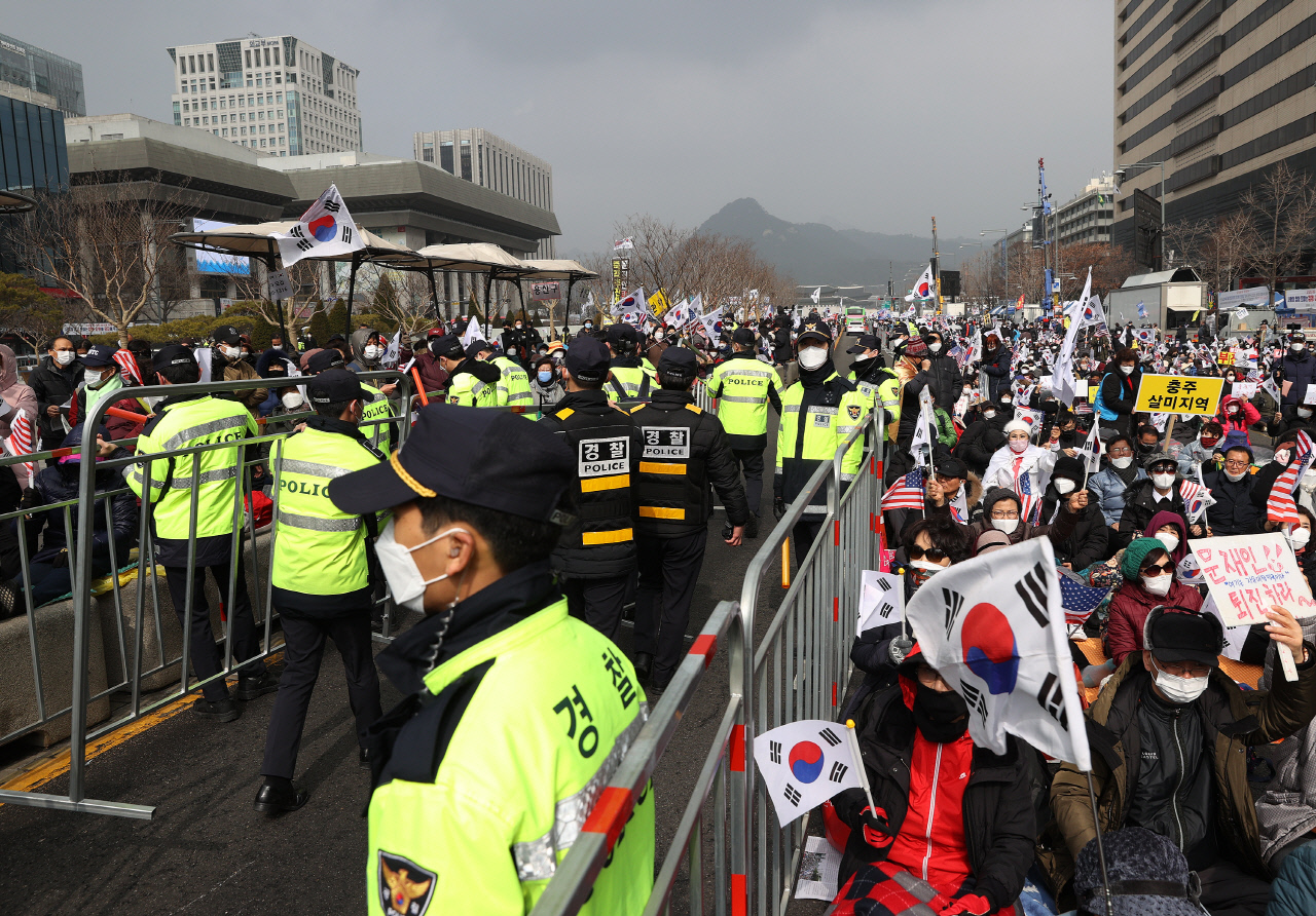 Cuộc biểu tình của hàng ngàn người tại Seoul hôm 23.2 do ông Jun Kwang-hoon dẫn dắt (ảnh: Yonhap)