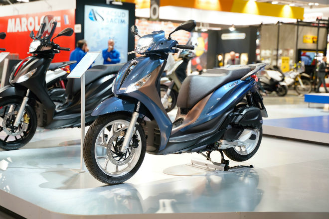 2020 Piaggio Medley bản màu xanh.