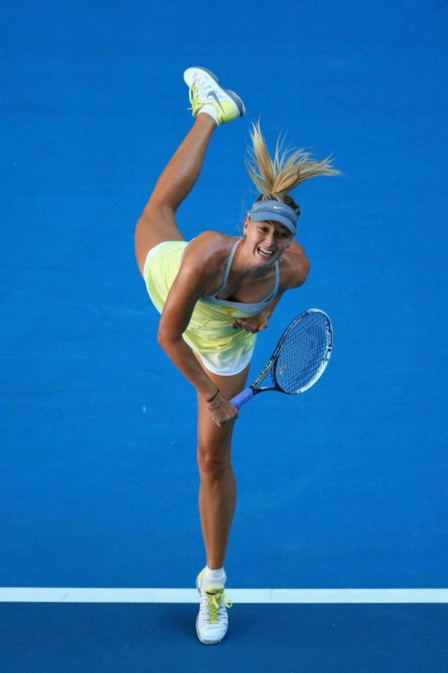 Trở lại thi đấu sau khi bình phục chấn thương xương vai, Sharapova bắt đầu mùa giải 2013 bằng việc tham dự Australian Open, nơi cô thua Li Na ở bán kết.

Hai danh hiệu WTA đoạt được cùng việc lọt vào chung kết Roland Garros năm đó (thua Serena Williams 4-6, 4-6) trước khi tái phát chấn thương khiến cô phải rút lui ở US Open trước khi kết thúc sớm mùa giải.
