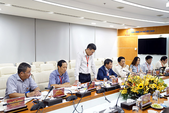 Đồng chí Dương Mạnh Sơn, TGĐ PV GAS báo cáo tình hình chuẩn bị tổ chức Đại hội