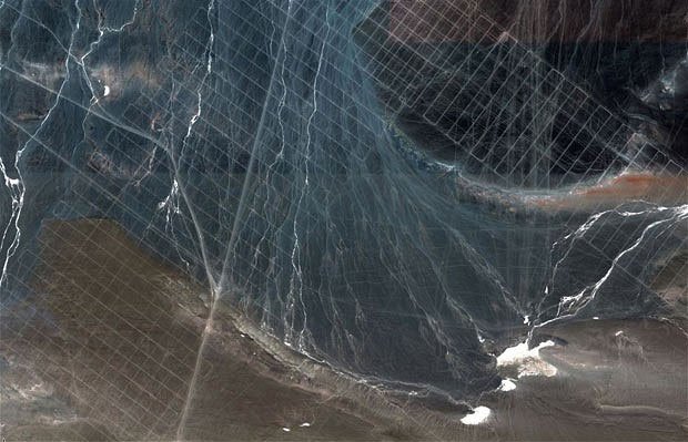 Hình thù bí ẩn được Google Earth phát hiện. (Nguồn: Telegraph).