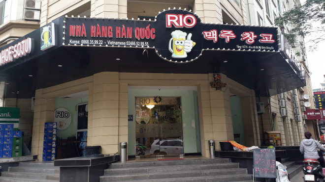 Nhà hàng Hàn Quốc có tên là Rio, nơi anh Ngô Trung Kiên (39 tuổi) đang làm quản lý cũng tương tự.