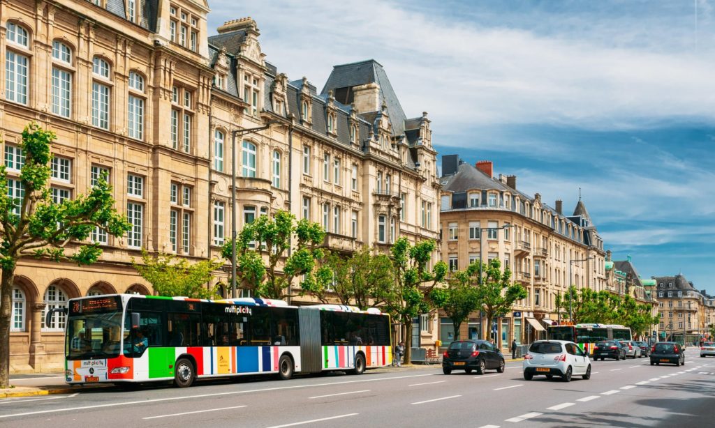 Luxembourg trở thàn nước đầu tiên trên thế giới miễn phí toàn bộ dịch vụ giao thông công cộ (Ảnh: Alamy)