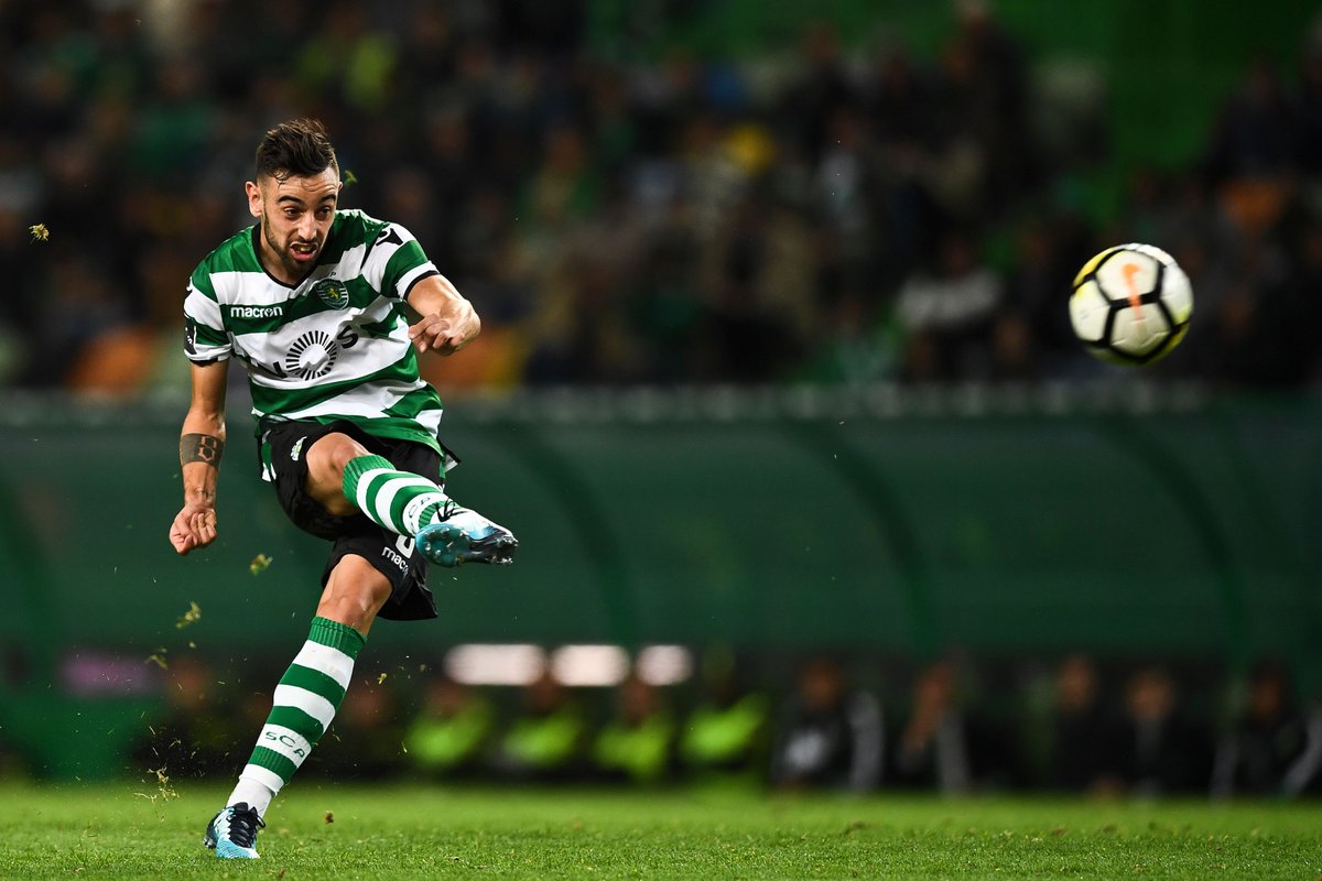 Bruno Fernandes thăng hoa ở MU: Người mang trong mình dòng máu “Quỷ đỏ” - 7