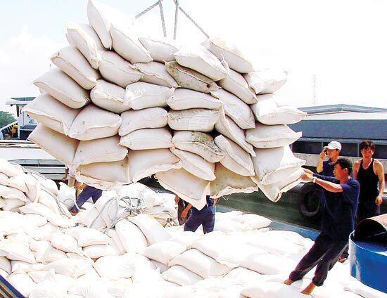 Xuất khẩu gạo tăng mạnh, giá cao kỷ lục giữa tâm dịch Covid-19.