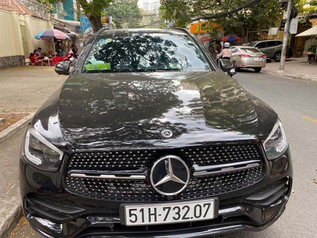 Mercedes GLC 300 2020 ”đi lướt” rao bán lỗ 400 triệu đồng