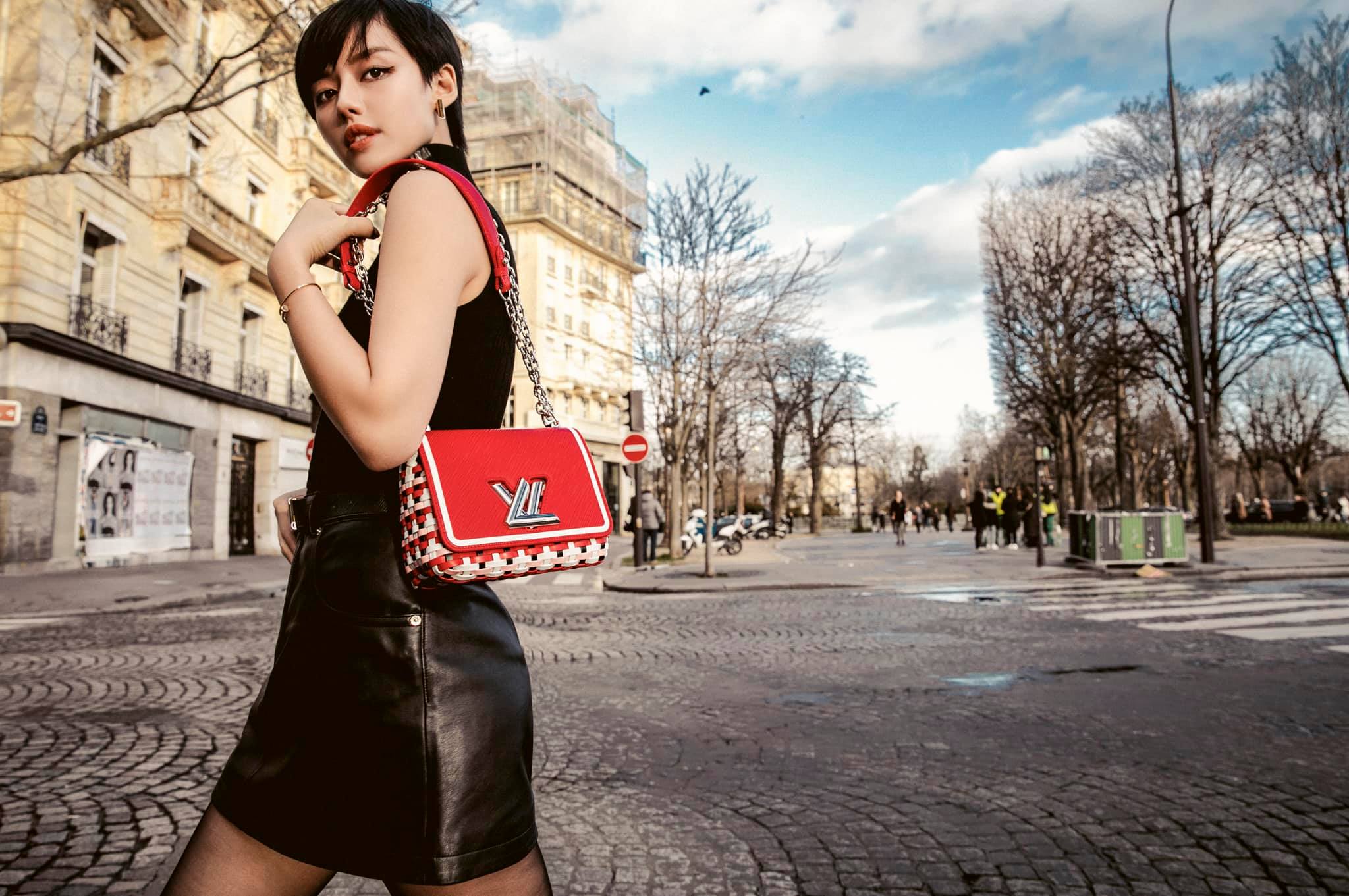 Khánh Linh cắt khăn 15 triệu để quấn đầu khi dự show Louis Vuitton - 7