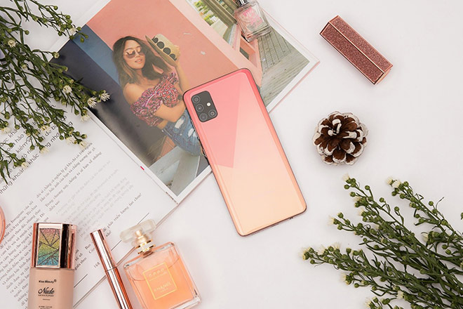 Galaxy A phiên bản hồng ‘sốt xình xịch’ cận ngày 8/3 - 1