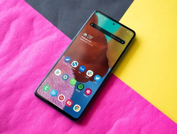 So sánh Galaxy A50 và Galaxy A51: Có đáng để nâng cấp? - 3