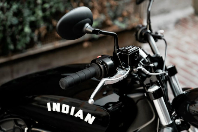 2020 Indian Scout Boober Sixty ra mắt, giá đắt, màu đen tuyền chất lừ - 6