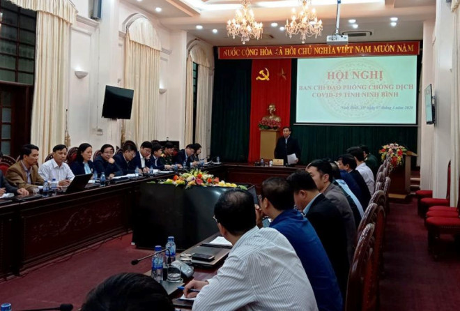 Ban chỉ đạo phòng chống dịch Covid-19 tỉnh Ninh Bình tổ chức họp khẩn chỉ đạo công tác phòng chống dịch lúc 18 giờ ngày 7-3