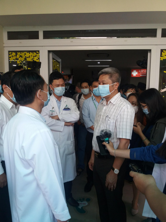 Thứ trưởng Bộ Y tế Nguyễn Trường Sơn kiểm tra tại Bệnh viện An Sinh
