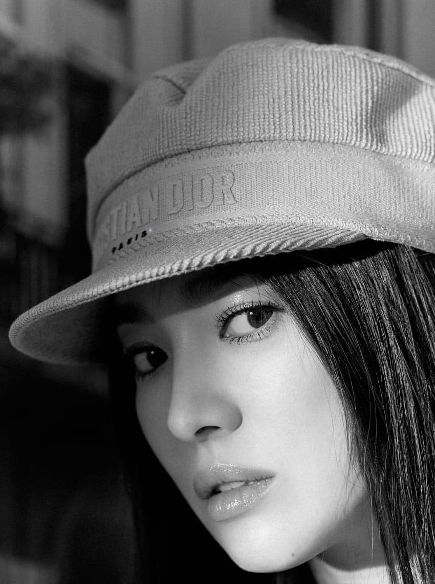 Song Hye Kyo khoe vẻ đẹp trẻ trung trên tạp chí nước ngoài nhưng lại bị cư dân mạng Hàn Quốc chỉ trích