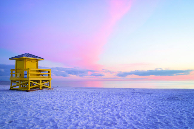 Siesta, Mỹ: Bãi biển ở bang Florida nổi tiếng với cát trắng như tuyết và nước trong như pha lê.
