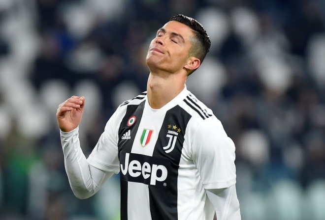 Ronaldo và Juventus có nguy cơ mất chức vô địch Serie A 2019/20 vì dịch Covid-19