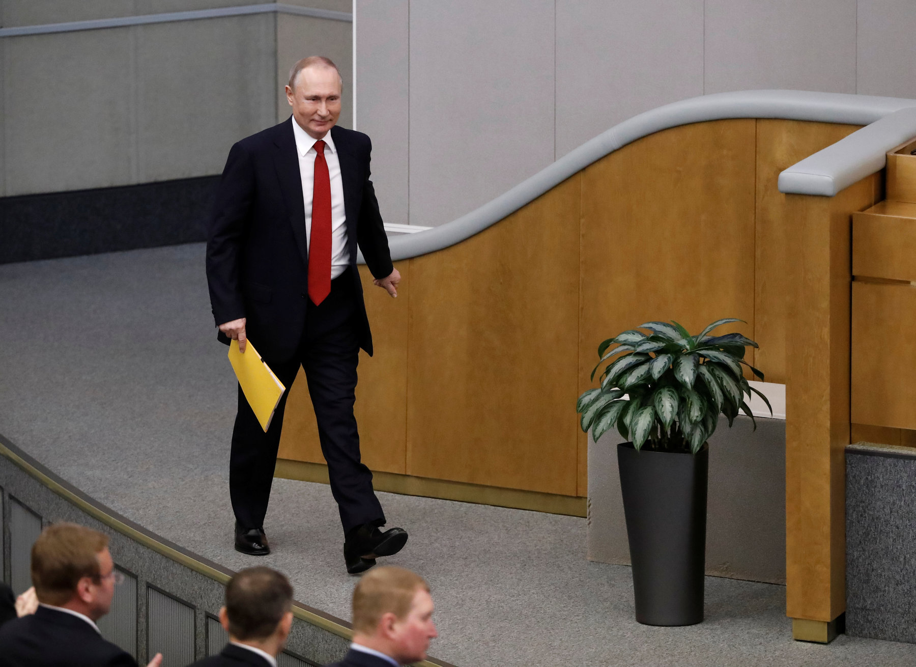 Ông Putin xuất hiện tại Hạ viện Nga (ảnh: AP)