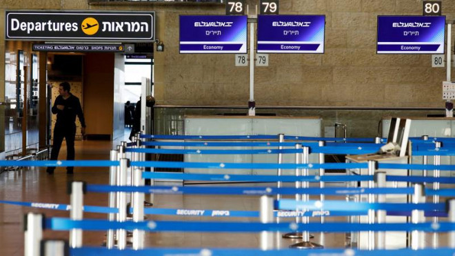 Quang cảnh trống trải ở sân bay Ben Gurion gần Tel Aviv (Israel). Ảnh: REUTERS