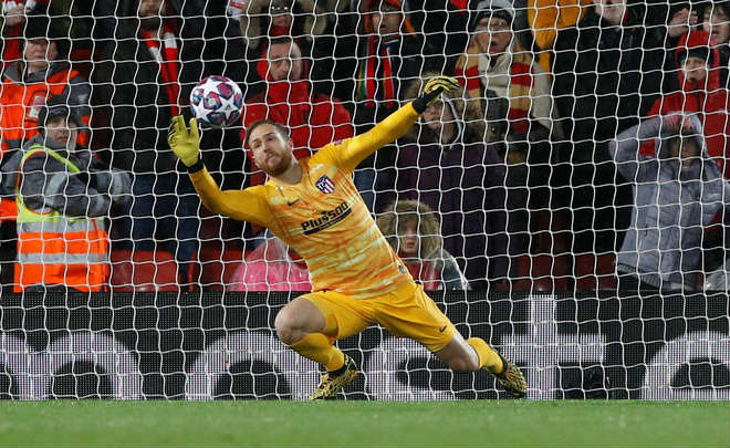 Jan Oblak nhiều lần cứu thua cho Atletico Madrid trước Liverpool