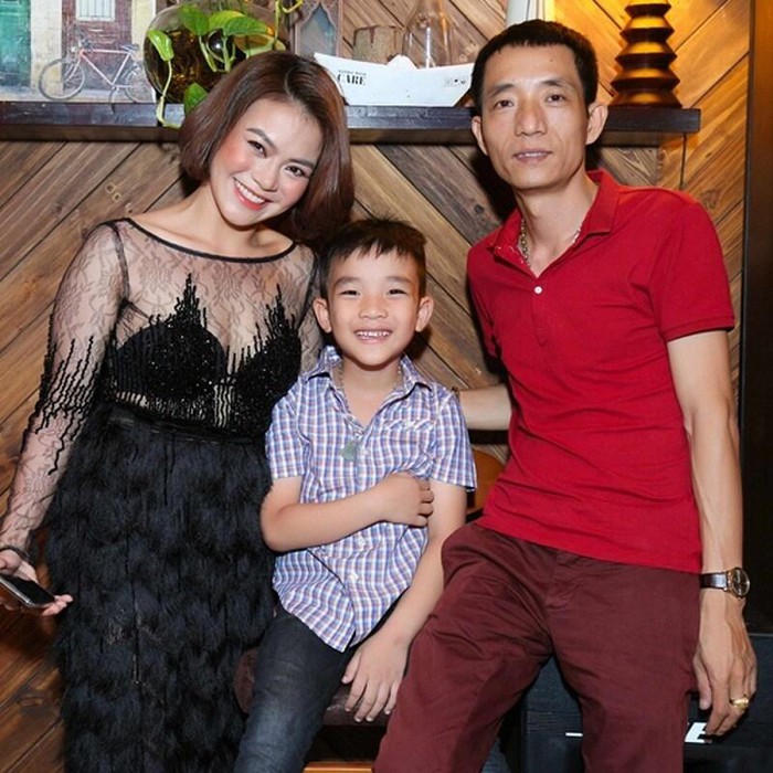Nữ ca sĩ gây sốc khi thả con như cục bông xuống đệm vì trầm cảm - 5
