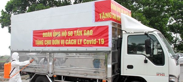 50 tấn gạo được bà Thuỷ ủng hộ.