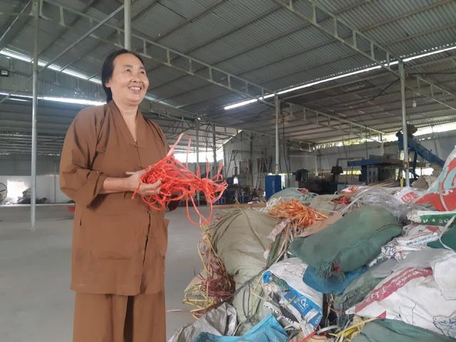 Nữ “đại gia chân đất” Bắc Giang bất ngờ ủng hộ 50 tấn gạo chống Covid-19