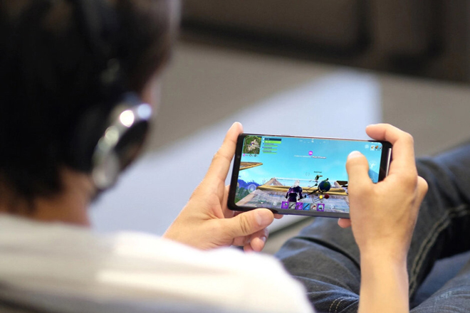 Samsung đang phát triển một bộ điều khiển gamepad mới cho điện thoại Galaxy.
