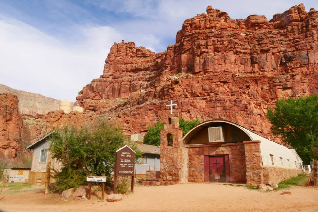 Supai, Mỹ: Nằm ở bang Arizona, thành phố Supai là một trong những nơi hẻo lánh nhất nước Mỹ. Nơi đây không có đường bộ và chỉ có thể tiếp cận bằng trực thăng.
