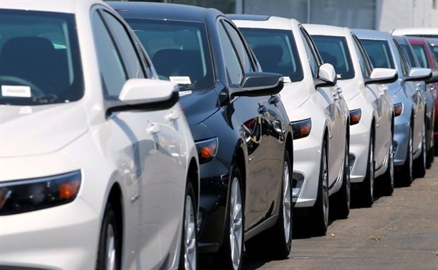 Nóng tuần qua: Ôtô nhập khẩu giảm chục nghìn chiếc, xe sang hạ giá - 1