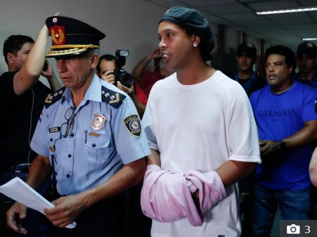 Bóng đá - Ronaldinho ngồi tù bị nghi nhiễm Covid-19: Bạo chi 1,6 triệu USD có sớm tại ngoại?