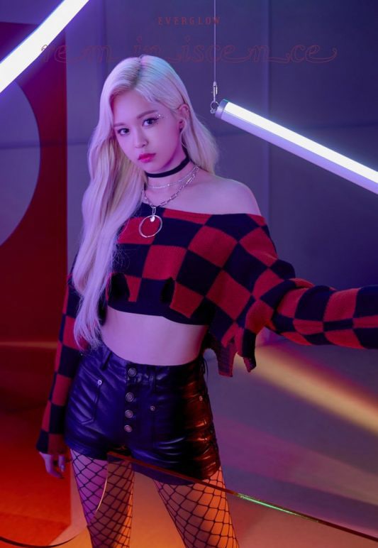 4 phong cách thời trang tôn vẻ quyền lực của các hot girl xứ Hàn - 9