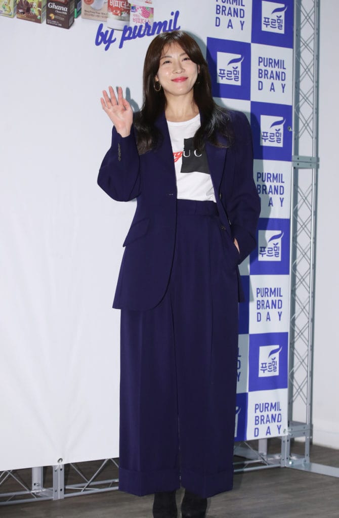 4 phong cách thời trang tôn vẻ quyền lực của các hot girl xứ Hàn - 7