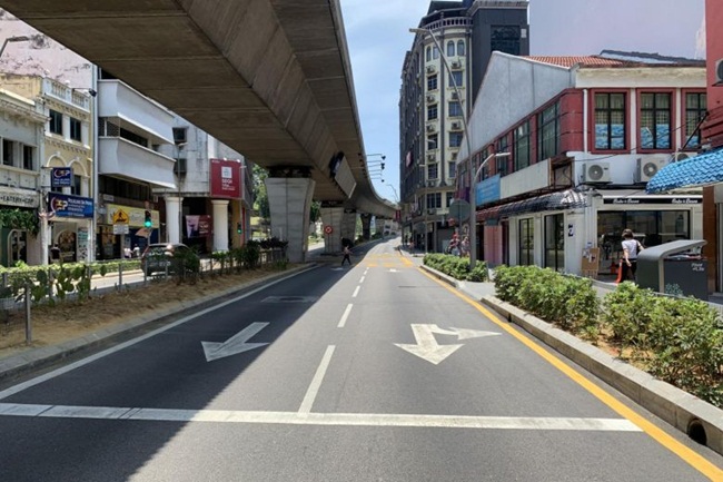 Một con đường ở trung tâm Kualalumpur trong ngày đầu tiên của lệnh phong tỏa.
