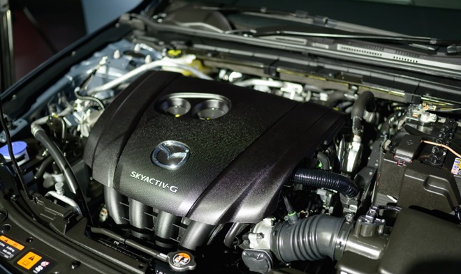 Khoang động cơ Skyactiv-G