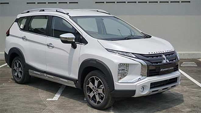 Lô xe Mitsubishi Xpander Cross đầu tiên vừa cập cảng Nhà Bè, HCM - 2