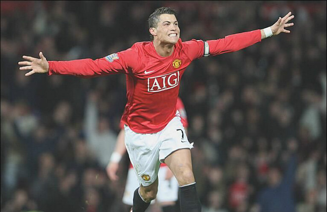 Lần đầu tiên đeo băng đội trưởng trong sự nghiệp, Ronaldo xuất sắc lập cú đúp giúp MU đánh bại Bolton