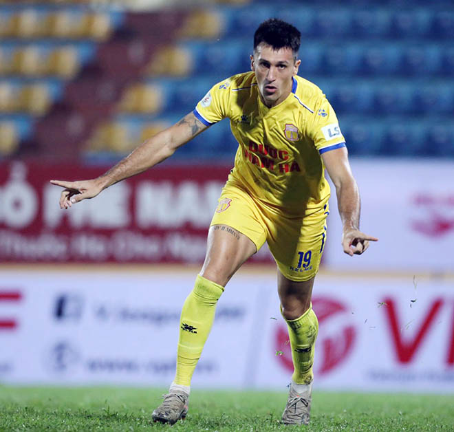 Đỗ Merlo tỏa sáng ở Nam Định với 2 bàn thắng và 1 đường kiến tạo sau 2 vòng đấu