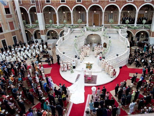 Thân vương này từng tổ chức đám cưới kéo dài 3 ngày, chi phí có thể lên đến 70 triệu USD.