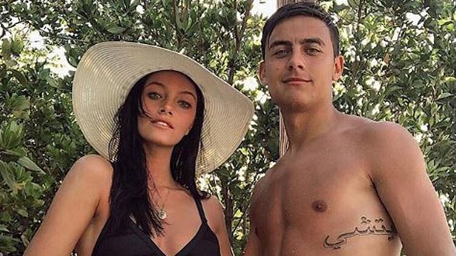 Paulo Dybala và bạn gái&nbsp;Oriana Sabatini đều đã dương tính với Covid-19