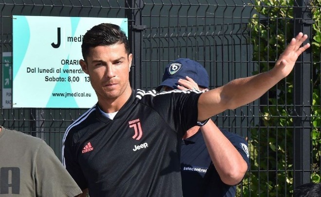 Ronaldo không ở lại Italia