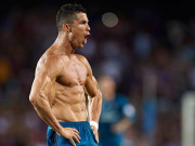 Bóng đá - Ronaldo khoe thân 6 múi tuổi 35, sự thật khiến nhiều người sửng sốt