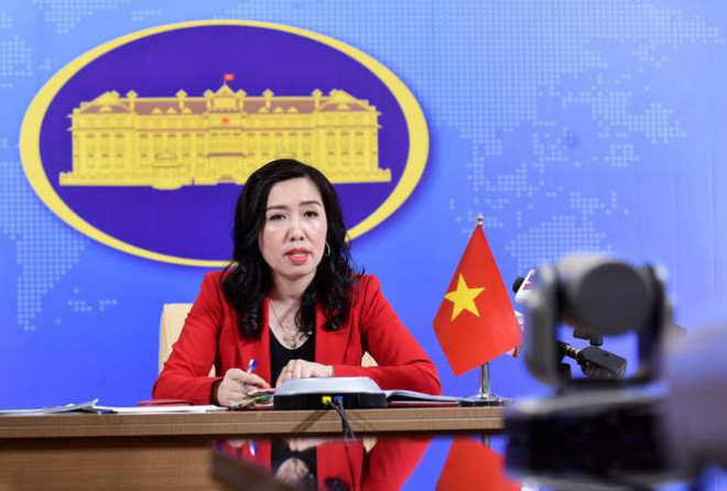 Bà Lê Thị Thu Hằng trong cuộc họp báo trực tuyến ngày 26/3. (Ảnh: Mofa)
