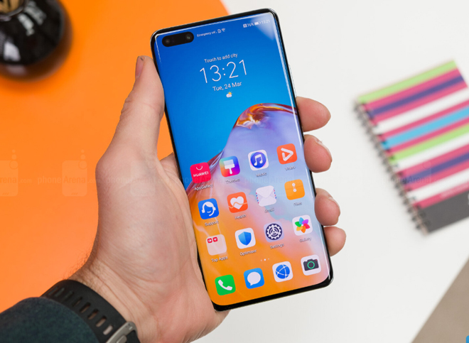 Camera kiểu "viên thuốc" như Galaxy S10+ nhưng đổi bên.