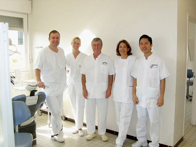 Bác sĩ Tùng cùng các chuyên gia Implant tại Pháp