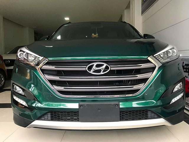 Hyundai Tucson màu xanh lục bảo rao bán 820 triệu tại Việt Nam