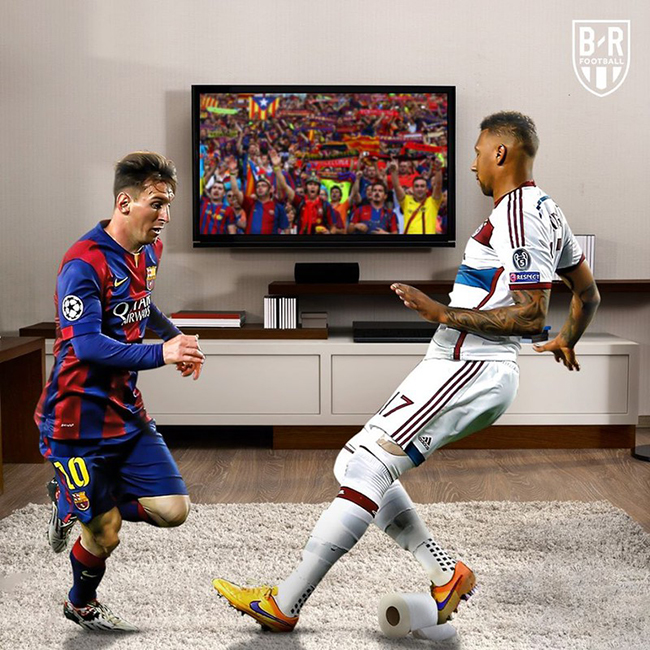 Messi tái hiện pha qua người kinh điển với Boateng.
