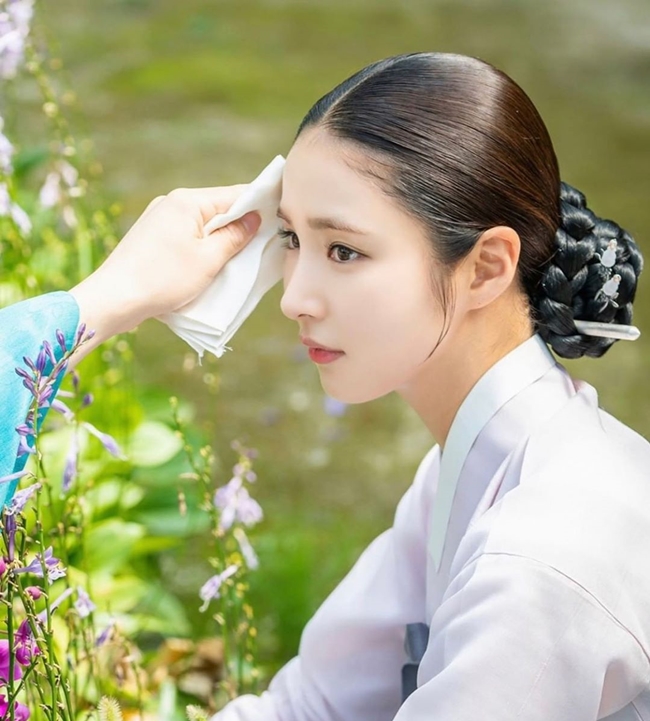 Mặc dù khả năng diễn xuất của Shin Se Kyung còn gây tranh cãi nhưng ngoại hình xinh đẹp của cô là điều không ai phủ nhận.