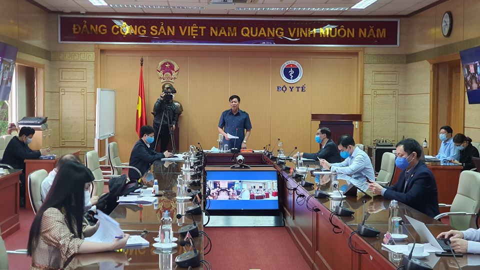 Thứ trưởng Nguyễn Xuân Tuyên đánh giá hiện có hai nơi được coi &nbsp;là “ổ dịch lớn” là quán bar Buddha ở TP HCM và &nbsp;Bệnh viện Bạch Mai, Hà Nội.