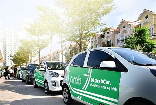 Taxi công nghệ có thể lựa chọn gắn hoặc không gắn hộp đèn. Ảnh minh họa TPO.