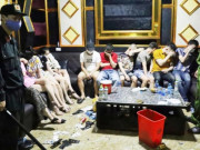 Tin tức trong ngày - Tin tức 24h qua: 79 người tụ tập bay lắc trong quán karaoke bị cách ly để xét nghiệm Covid-19