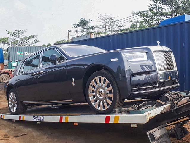 Thêm siêu phẩm Rolls-Royce Phantom thế hệ mới cập bến Việt Nam